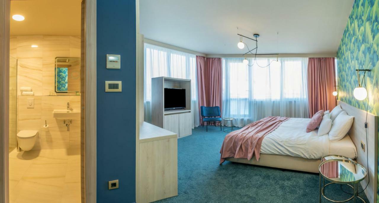 Priska Med Luxury Rooms Split Exterior photo
